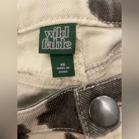 Wild Fable Women's High-Rise Straight Leg Pants Brown Cow Print Size XS NWT - Picture 4 of 4